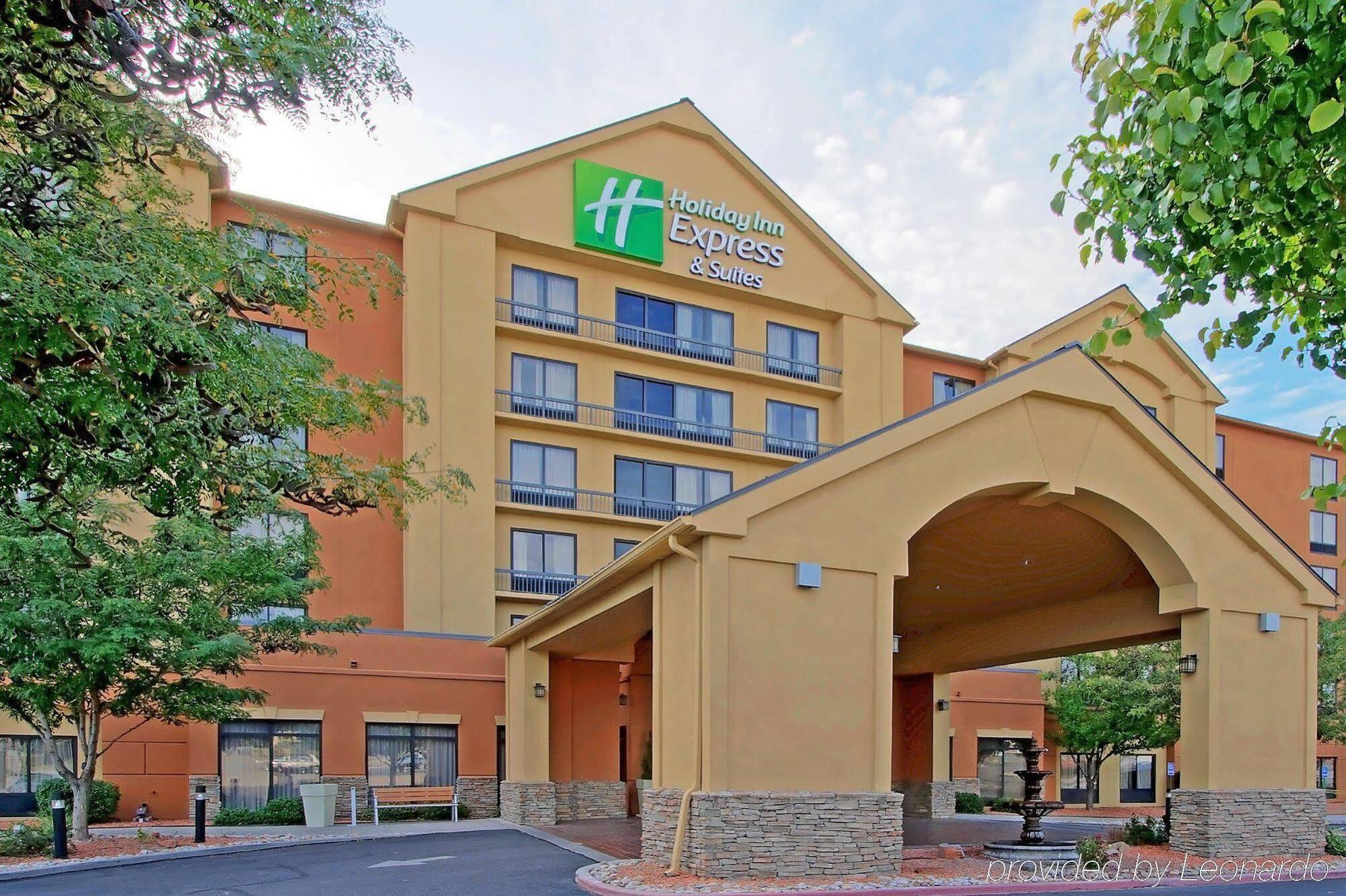 Holiday Inn Express Hotel & Suites Albuquerque Midtown By Ihg Esterno foto